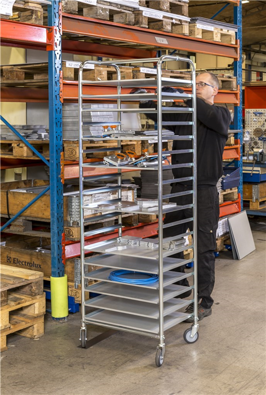 Tablettwagen, für 18 Tabletts, bis 150kg belastbar, 4 Lenkrollen, verzinkt