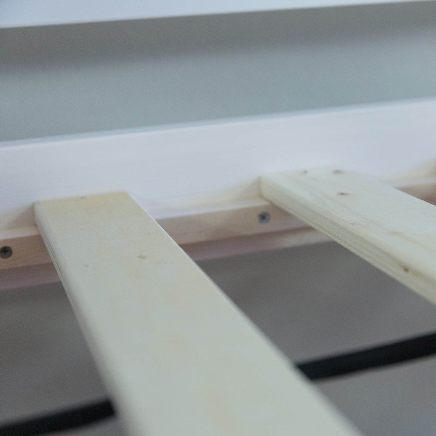 Hochbett mit Lattenrost 90x200 Kinderbett Tunnel Vorhang blau Kiefer Weiss - Palo24