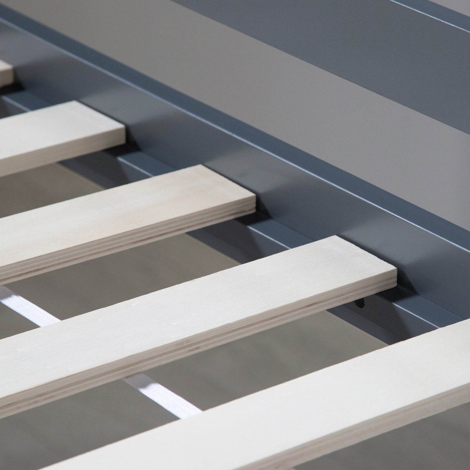 Hochbett mit Lattenrost 90x200 cm Grau Kinderbett Leiter Holz - Palo24