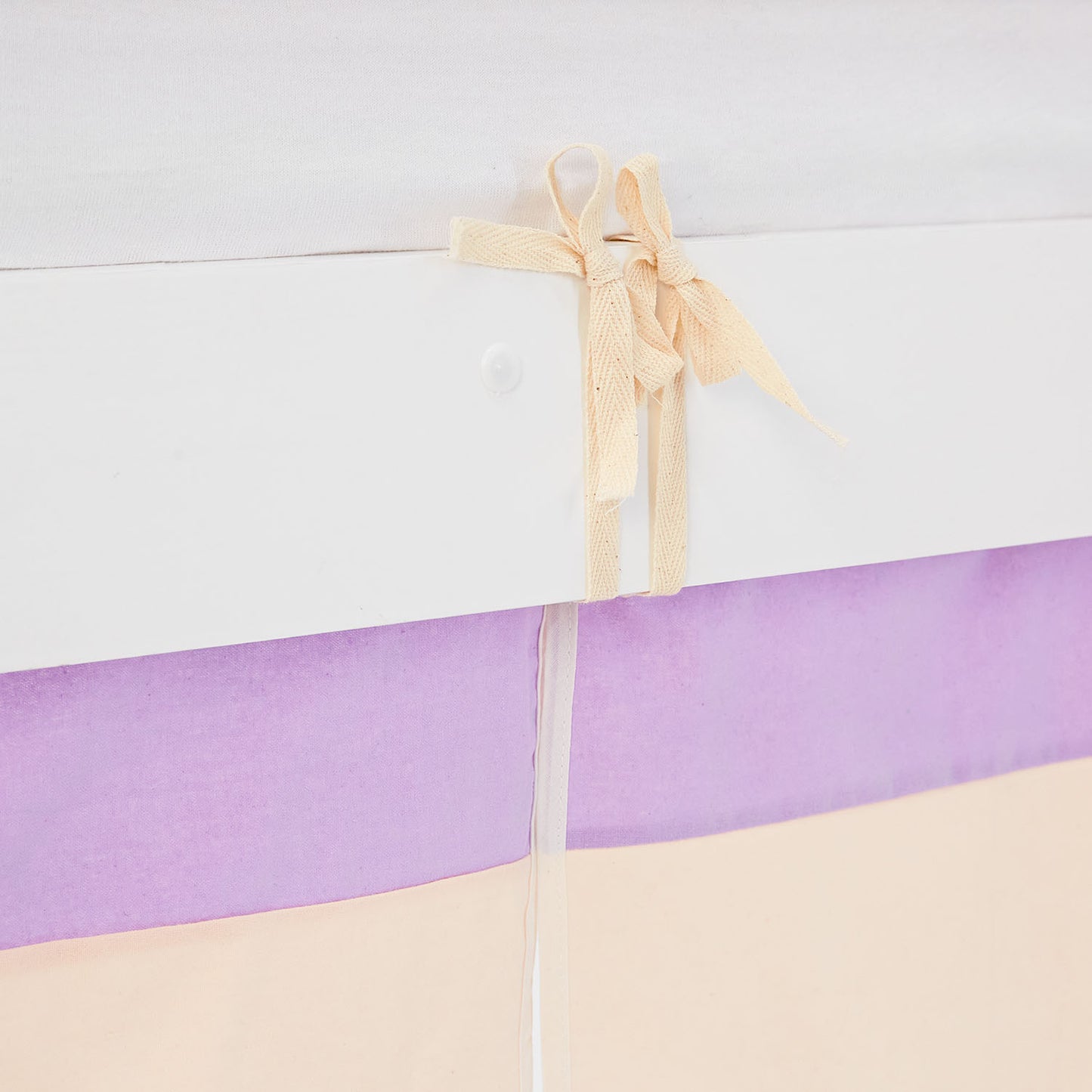 Hochbett Kinder 90x200 cm Weiss mit Vorhang in Lila Beige | mit Lattenrost