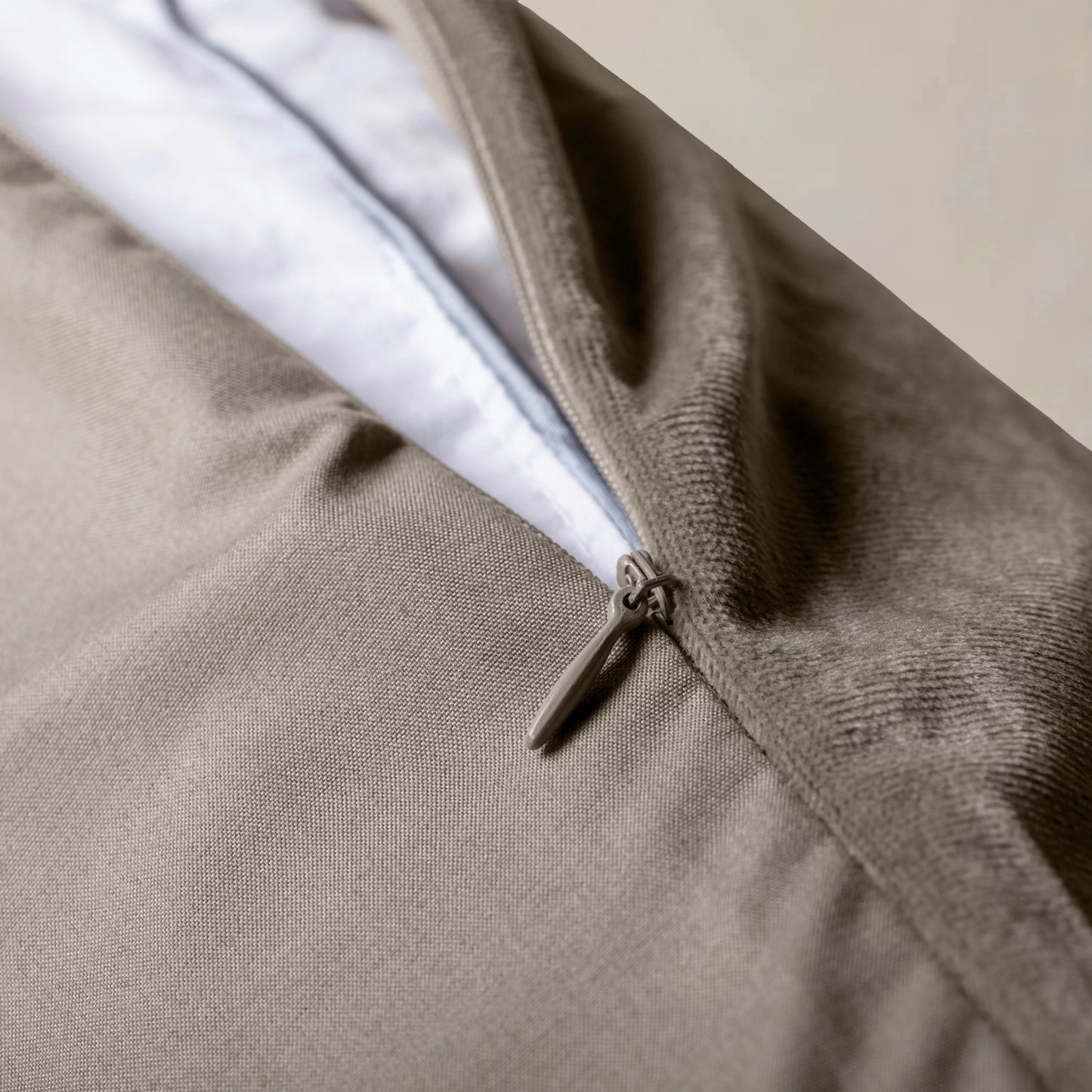 Lazy Velvet Bettdecke Taupe/Grau