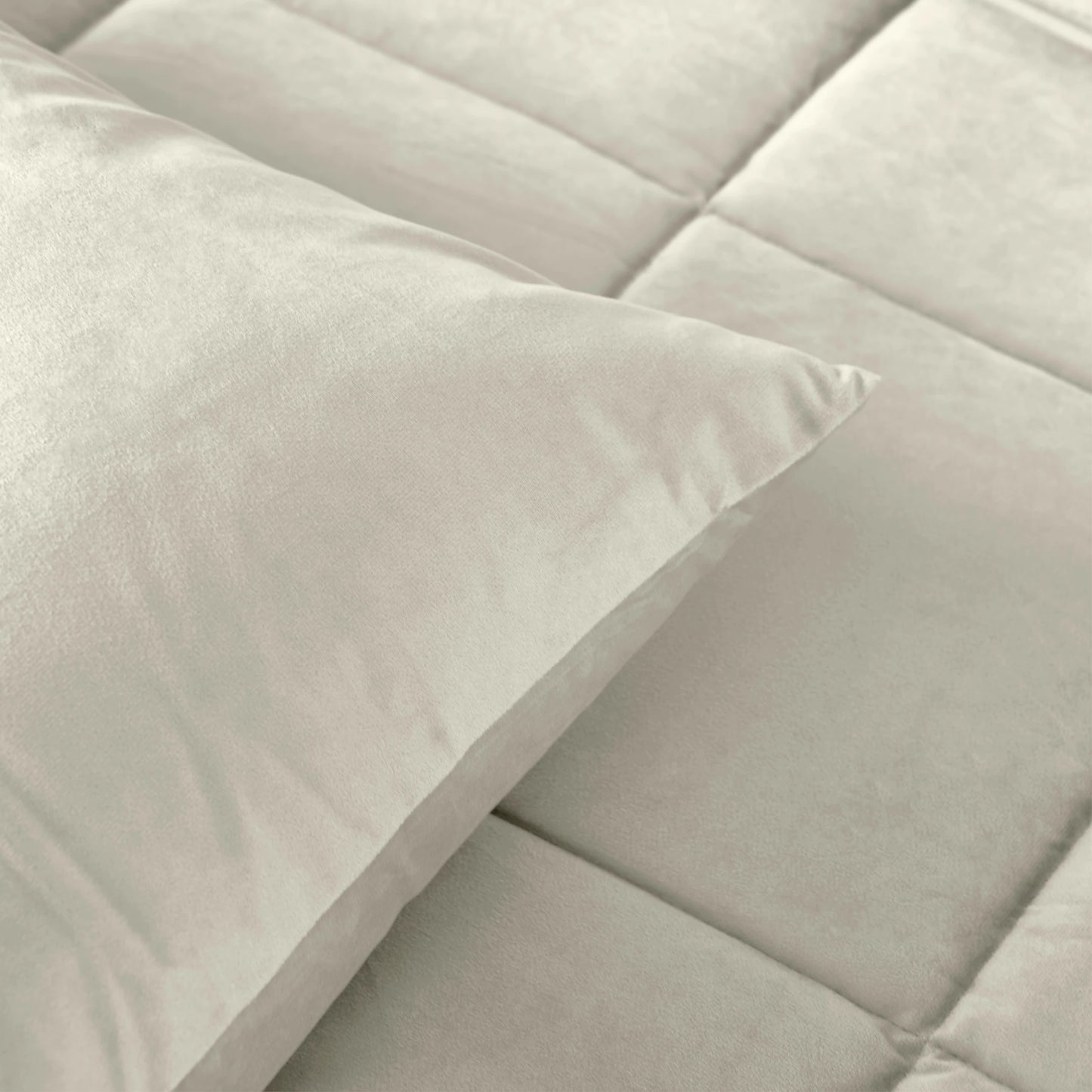 Lazy Velvet Bettdecke  240x200 cm Creme