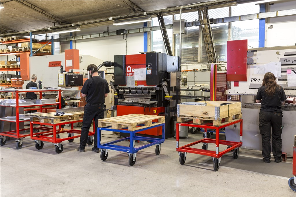 Chariot à palettes euro palettes rouges réglable en hauteur