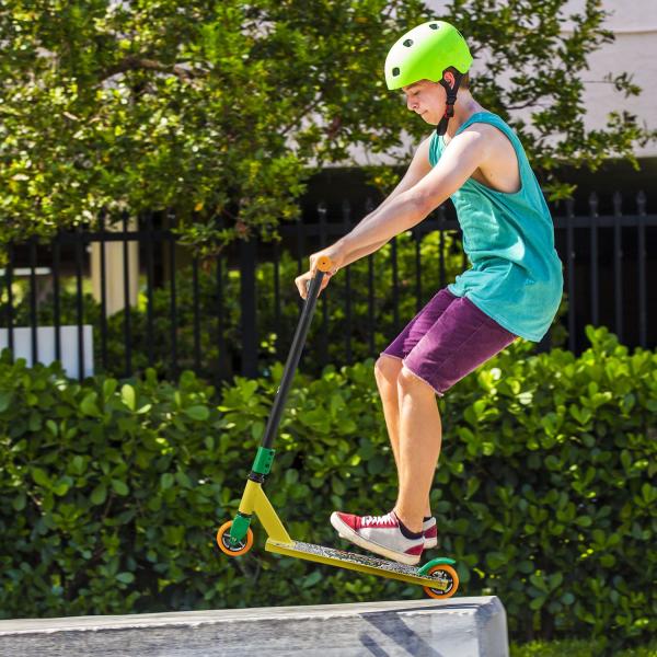 Scooter Stunt Street Life in Nero Giallo Scooter da trucco con sterzo a 360°