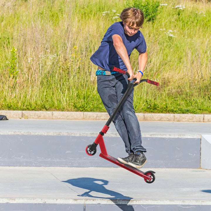 Stunt Scooter Red Smoke in Rot Schwarz Trick Roller mit 360° Lenkung