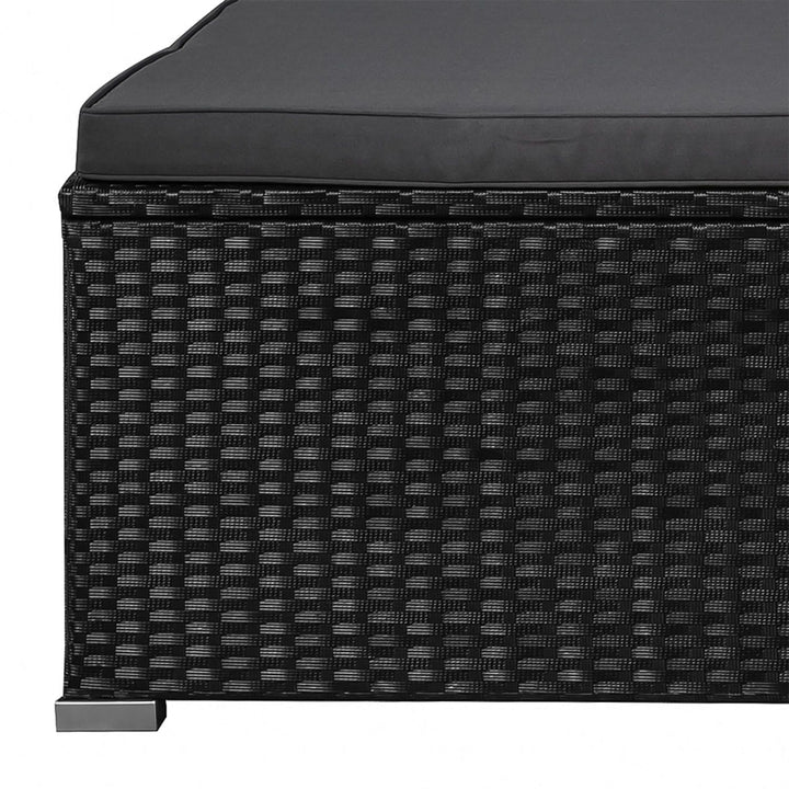 Salon en polyrotin Punta Cana M salon noir composé de 1 table, 1 canapé et 1 tabouret