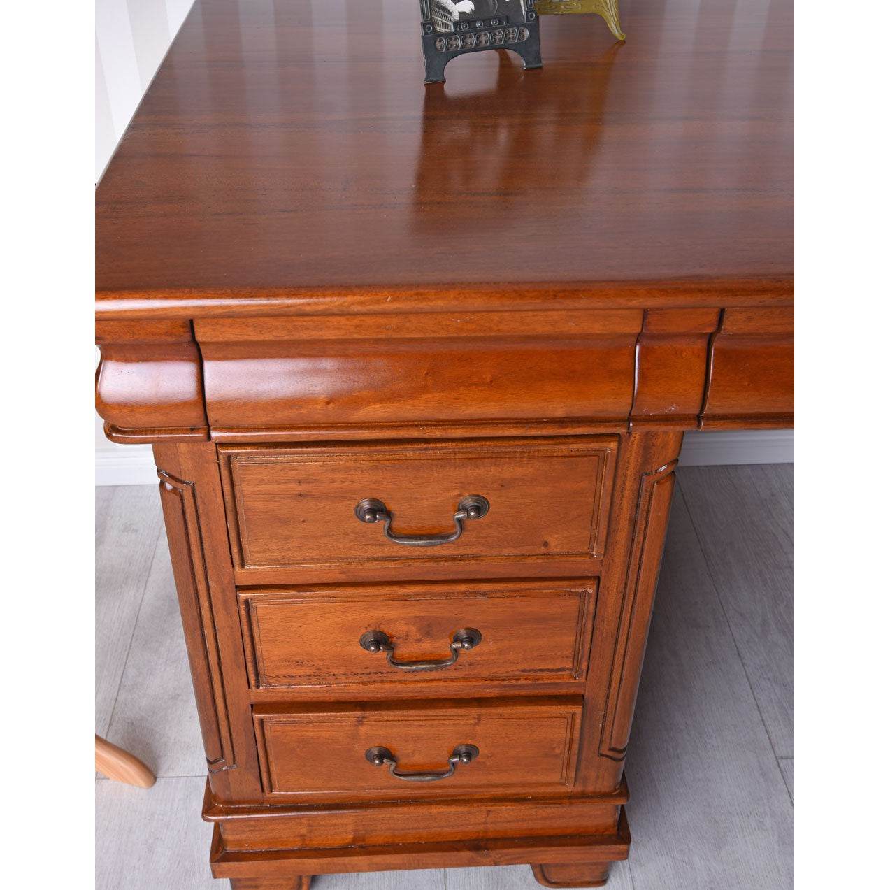 Chefschreibtisch Mahagoni Desh Holz Schnitzereien Schreibtisch - Palo24